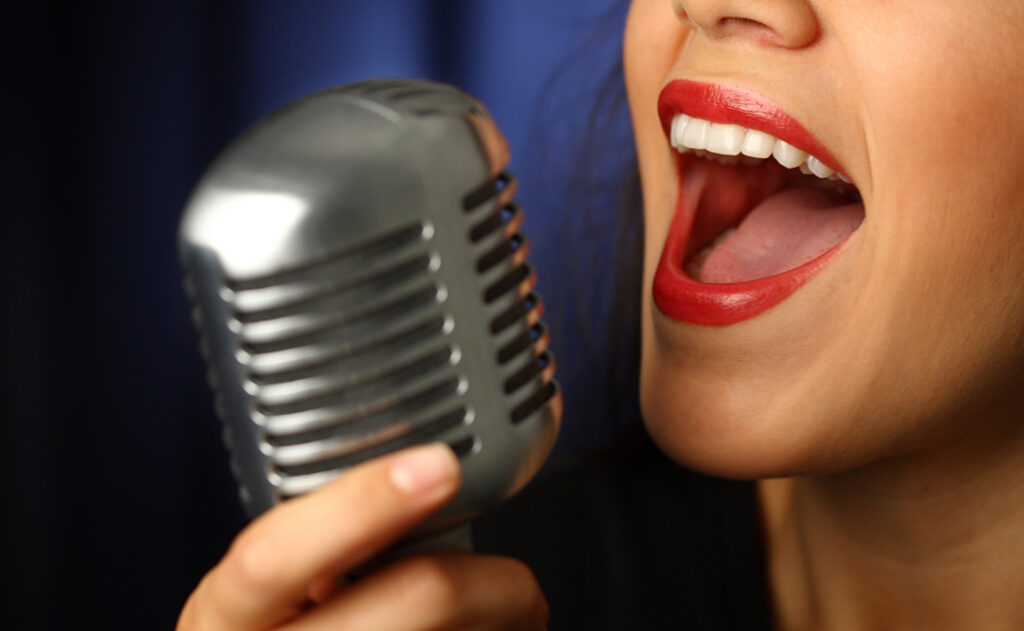 Estudo revela eficácia do dispositivo Shaker no aquecimento vocal de cantoras de coral